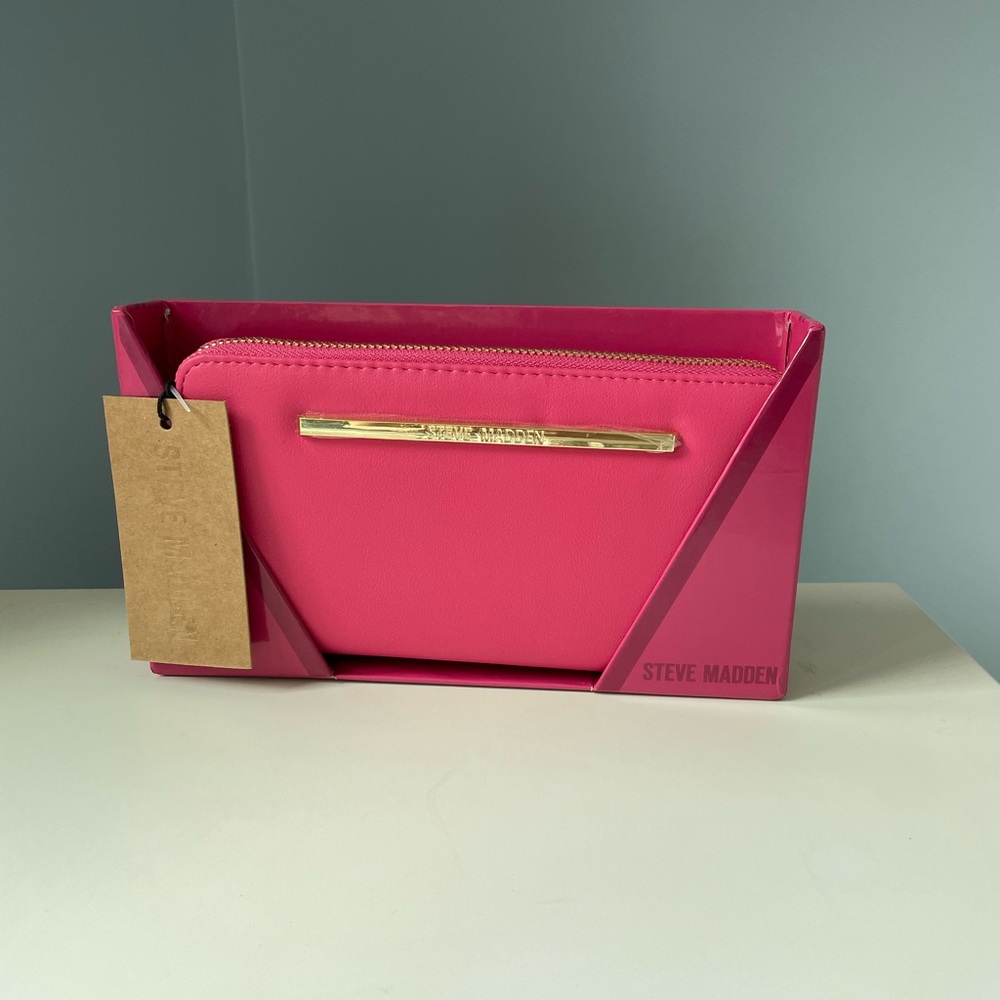 NWT Steve Madden Zip Around Wallet Wristlet, in Pink Flash